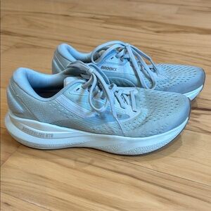 Brooks Women's Sky Blue Athletic Shoes